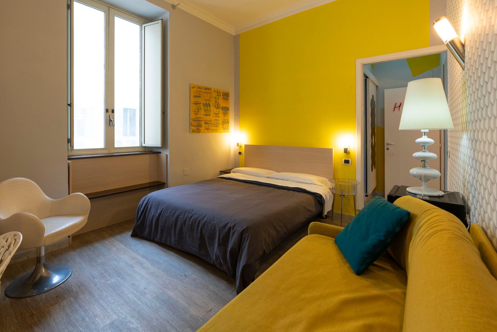 Hotel sul Lungomare Caracciolo a Mergellina: Il Punto di Partenza Perfetto per Napoli