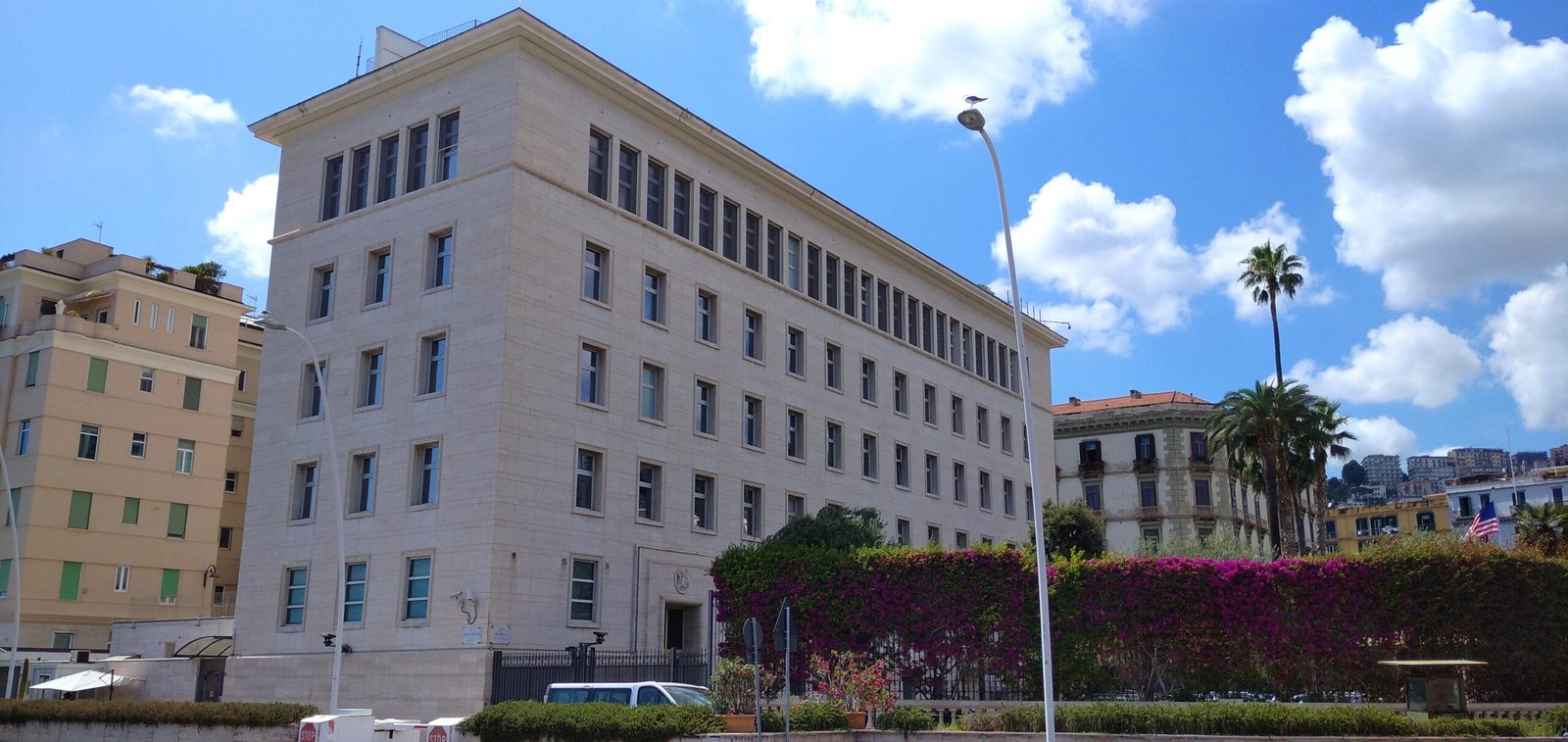 Hotel Vicino al Consolato Americano di Napoli | Visto USA a Mergellina