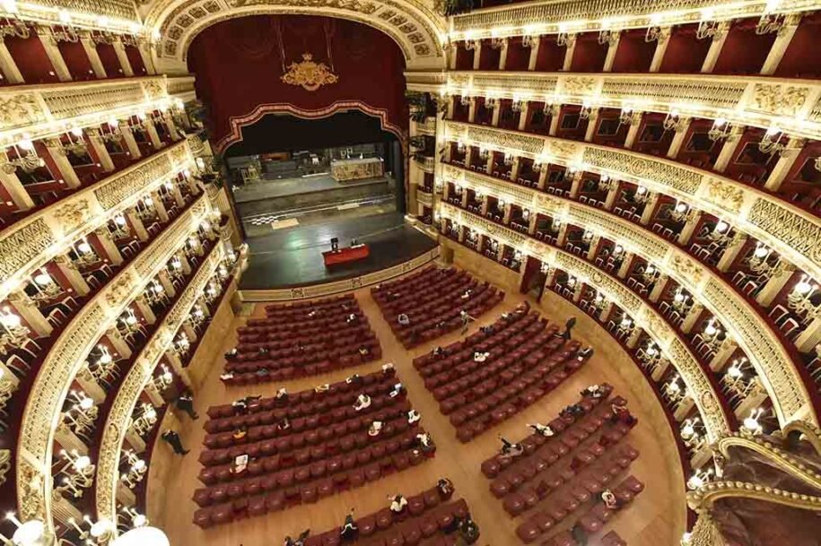 Santa Lucia e Via Chiaia Napoli | Hotel per Shopping e Visite a Piedi | H Rooms