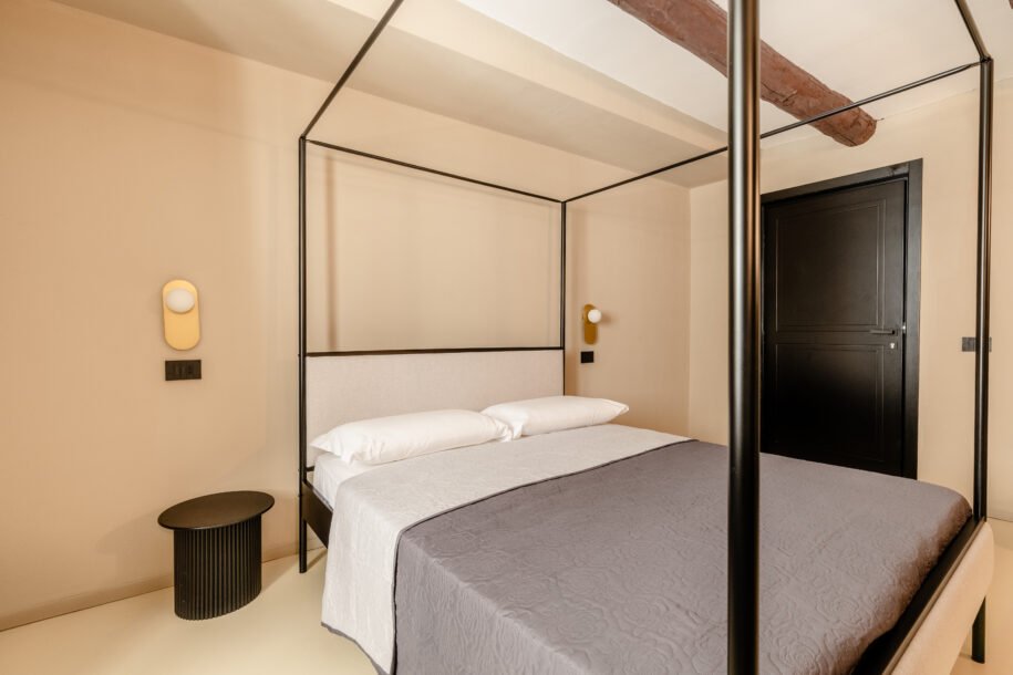 Dormire a Spaccanapoli: The Neapolitan BB, la Migliore Scelta tra Via Toledo e Piazza del Gesù