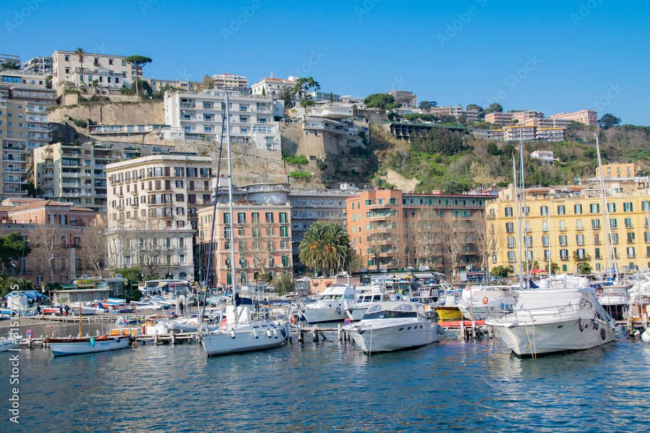 Vacanze Estive a Napoli 2026: L'Hotel sul Lungomare a Due Passi dal Mare vicino alla spiaggia