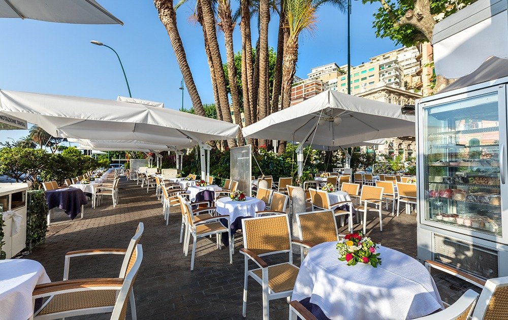 Weekend a Mergellina Napoli: Hotel sul Lungomare Caracciolo con vista e colazione da Chalet Ciro