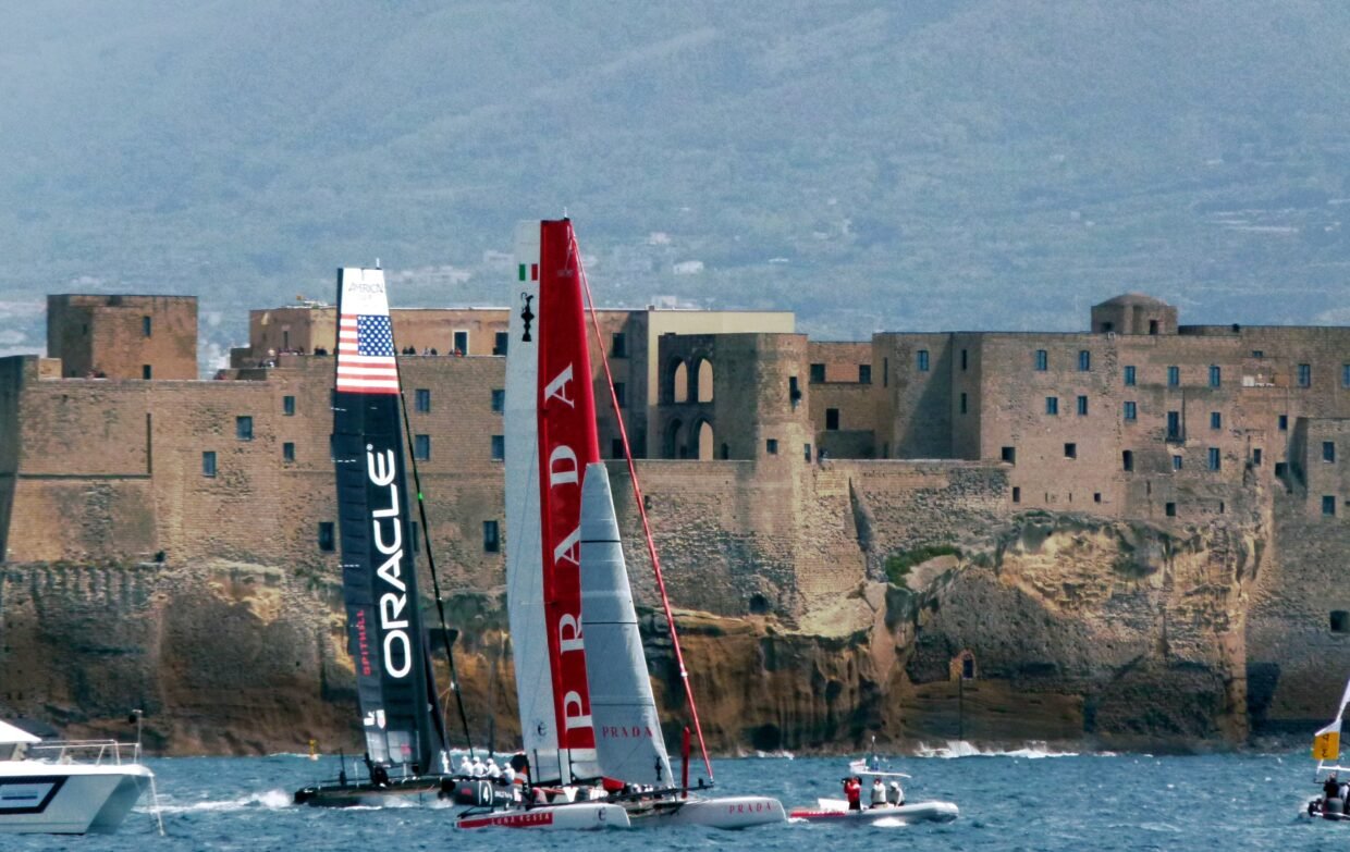 Rooms for Americans: Witness the America's Cup from a Privileged Position H ROOMS